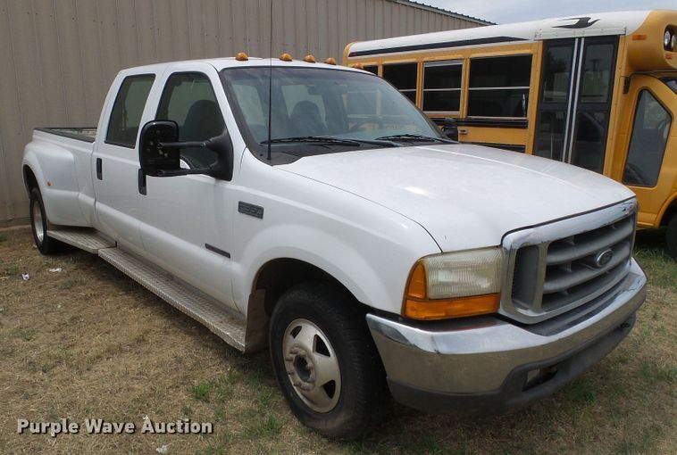 image for item DC5047 1999 Ford F350 Super Duty Crew Cab pickup truck