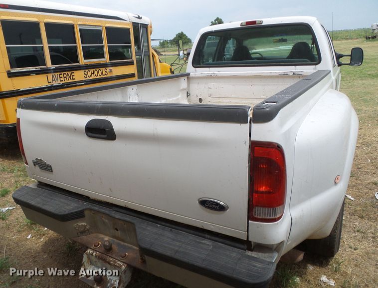 image for item DC5047 1999 Ford F350 Super Duty Crew Cab pickup truck