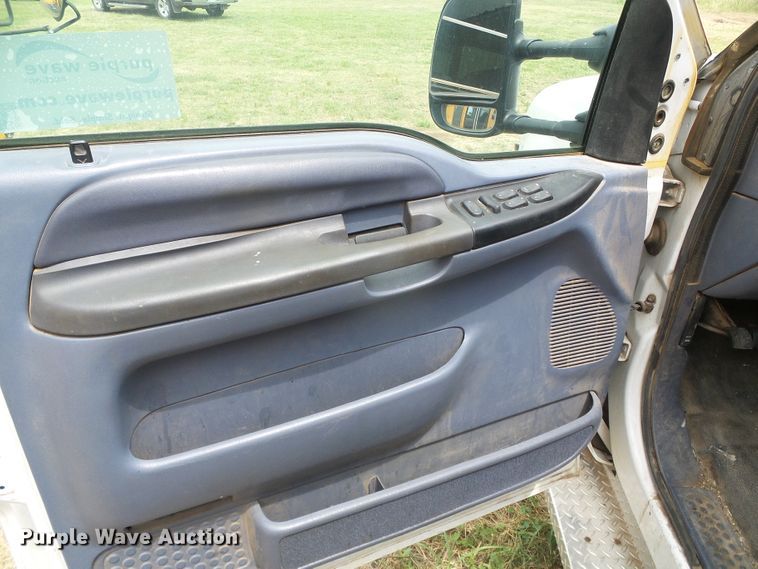 image for item DC5047 1999 Ford F350 Super Duty Crew Cab pickup truck