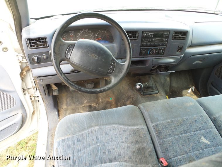 image for item DC5047 1999 Ford F350 Super Duty Crew Cab pickup truck