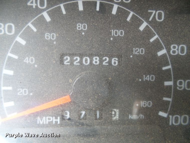 image for item DC5047 1999 Ford F350 Super Duty Crew Cab pickup truck