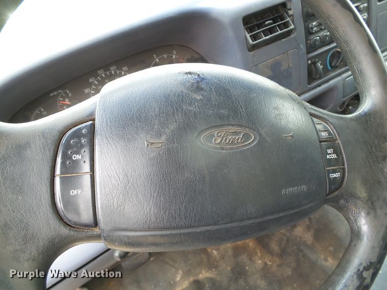 image for item DC5047 1999 Ford F350 Super Duty Crew Cab pickup truck