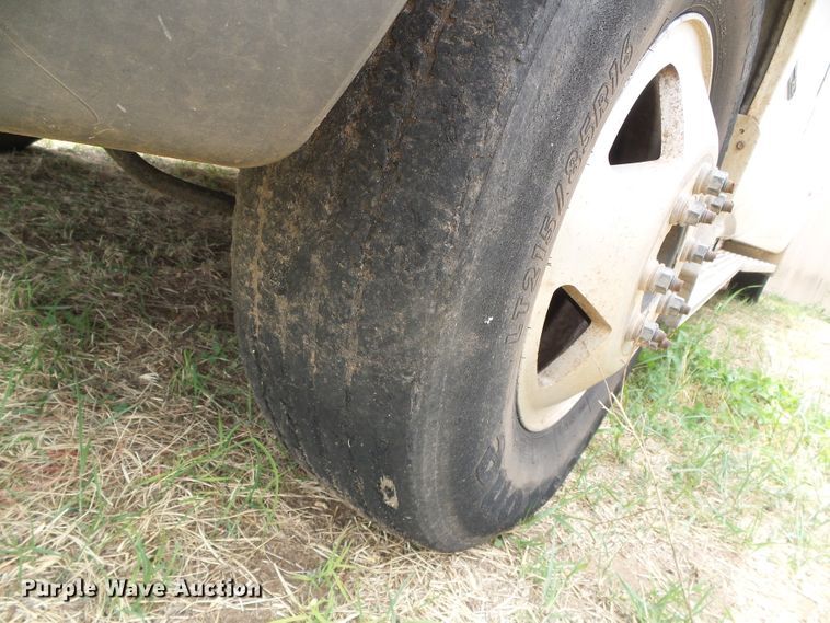 image for item DC5047 1999 Ford F350 Super Duty Crew Cab pickup truck