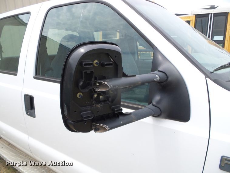 image for item DC5047 1999 Ford F350 Super Duty Crew Cab pickup truck