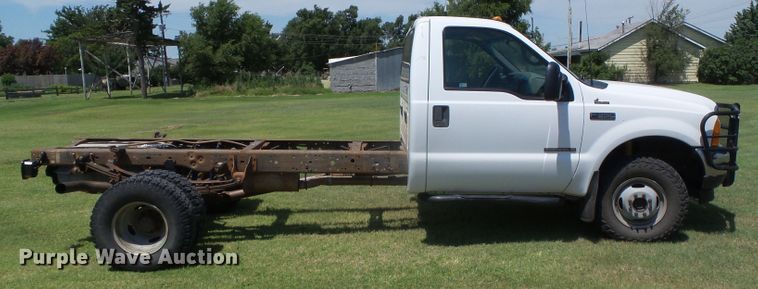 image for item DC5118 2001 Ford F350 Super Duty XLT pickup truck cab and chassis