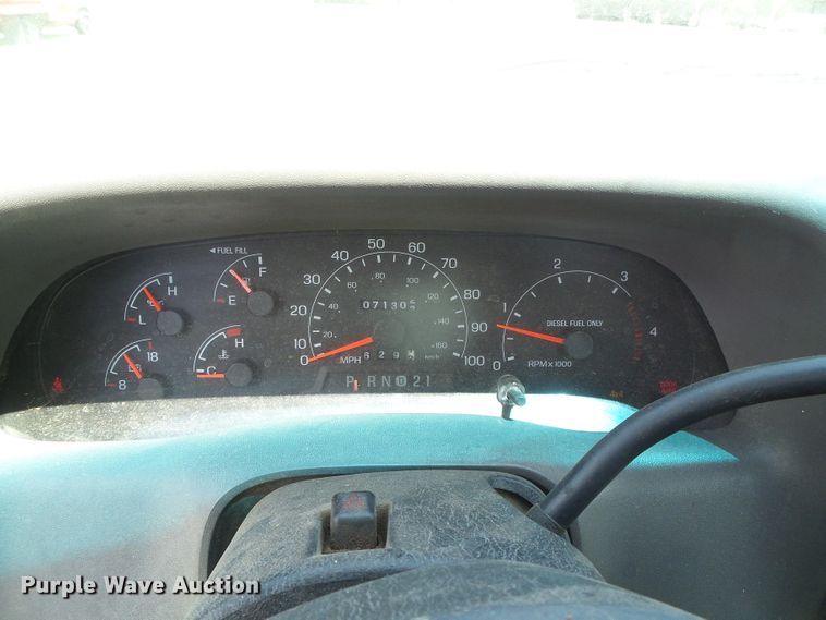 image for item DC5118 2001 Ford F350 Super Duty XLT pickup truck cab and chassis