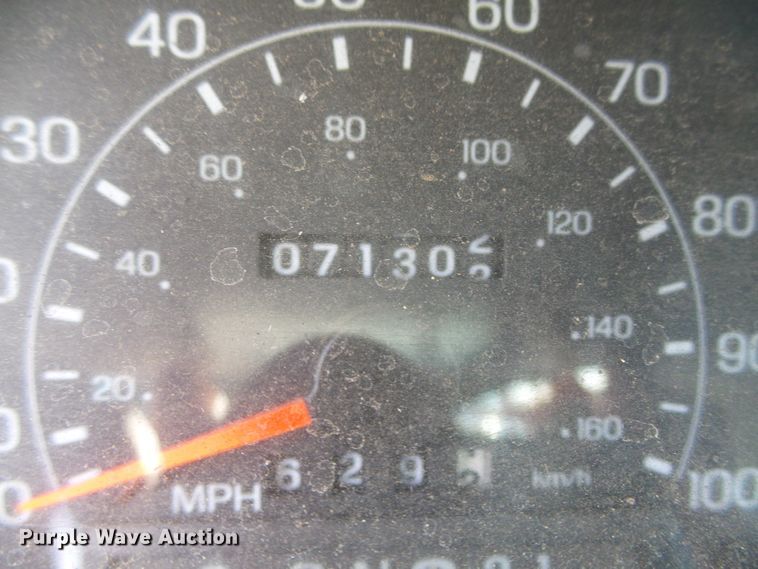 image for item DC5118 2001 Ford F350 Super Duty XLT pickup truck cab and chassis