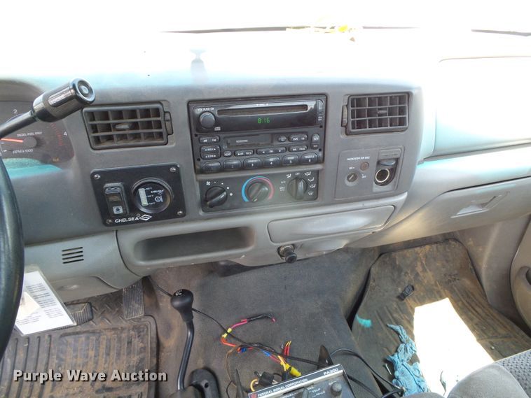 image for item DC5118 2001 Ford F350 Super Duty XLT pickup truck cab and chassis