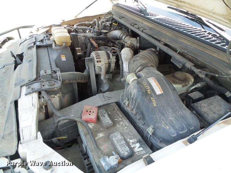 image for item DC5118 2001 Ford F350 Super Duty XLT pickup truck cab and chassis