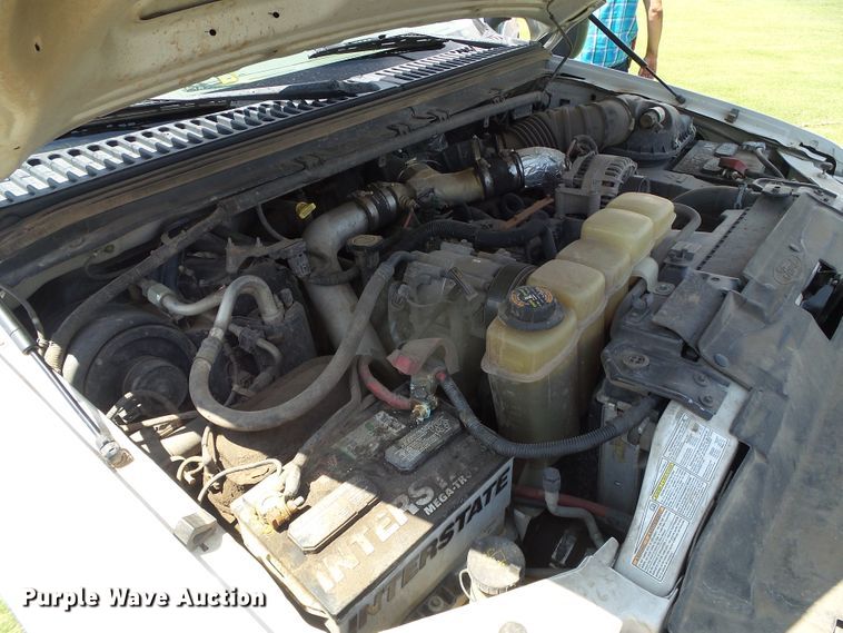 image for item DC5118 2001 Ford F350 Super Duty XLT pickup truck cab and chassis