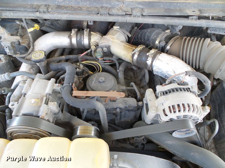 image for item DC5118 2001 Ford F350 Super Duty XLT pickup truck cab and chassis