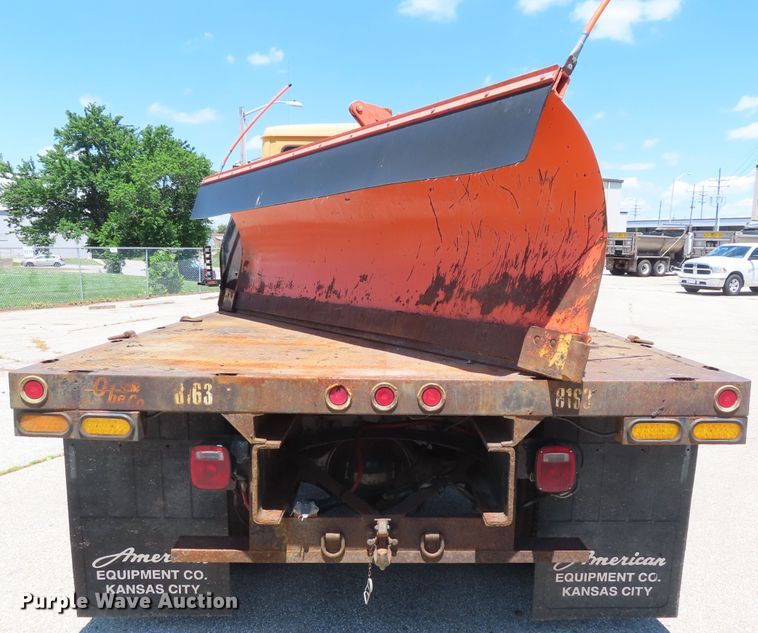 image for item DD6223 2001 Freightliner FL70 flatbed truck