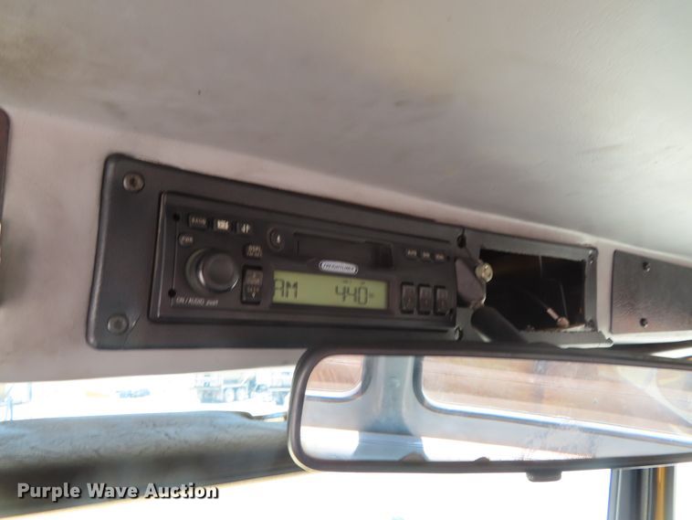 image for item DD6223 2001 Freightliner FL70 flatbed truck