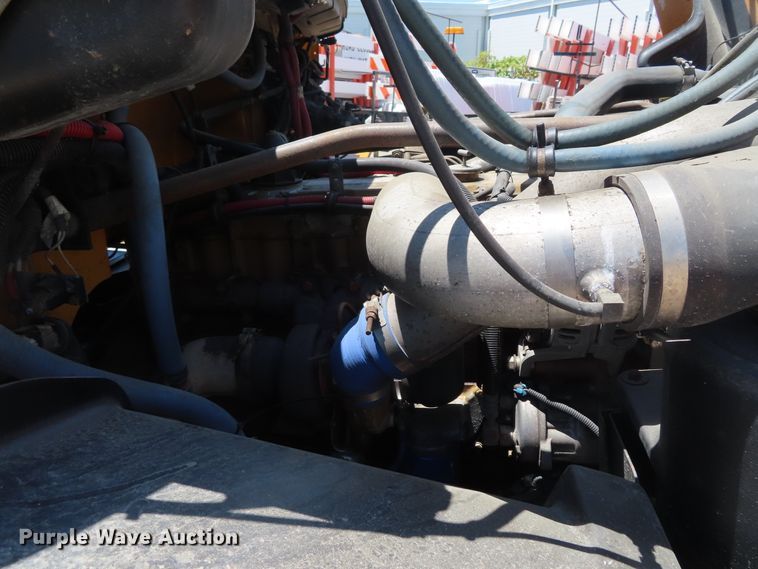 image for item DD6223 2001 Freightliner FL70 flatbed truck