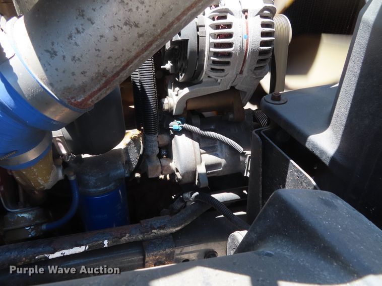 image for item DD6223 2001 Freightliner FL70 flatbed truck