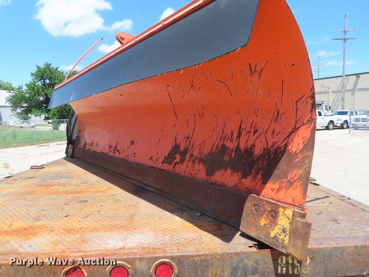 image for item DD6223 2001 Freightliner FL70 flatbed truck