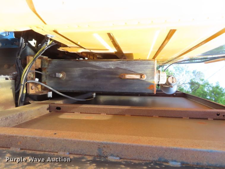 image for item DD6223 2001 Freightliner FL70 flatbed truck