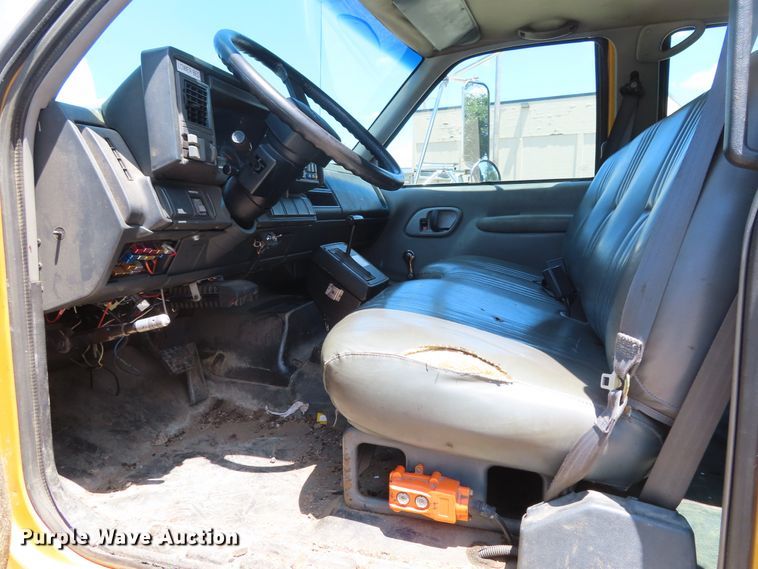 image for item DD6224 1997 GMC C6500 Crew Cab dump truck