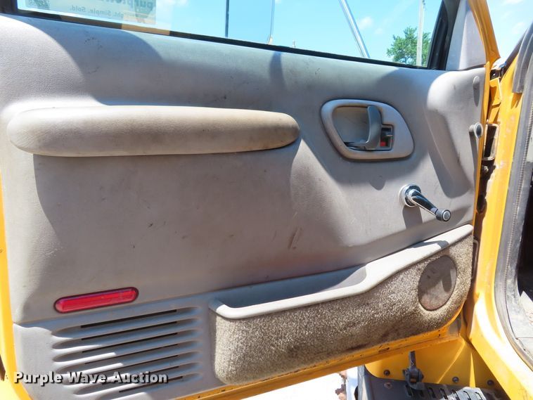 image for item DD6224 1997 GMC C6500 Crew Cab dump truck