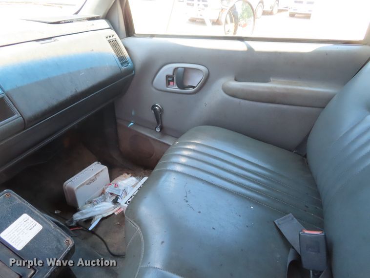 image for item DD6224 1997 GMC C6500 Crew Cab dump truck