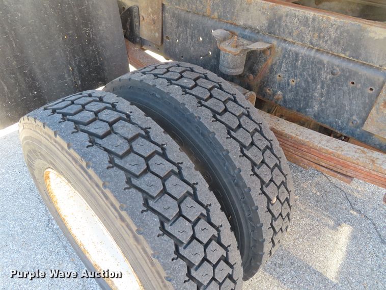 image for item DD6224 1997 GMC C6500 Crew Cab dump truck