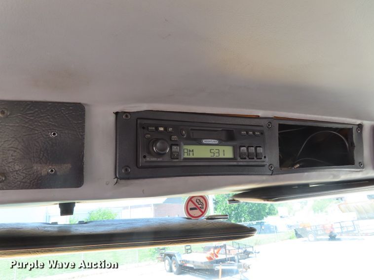 image for item DD6225 2001 Freightliner FL70 flatbed truck