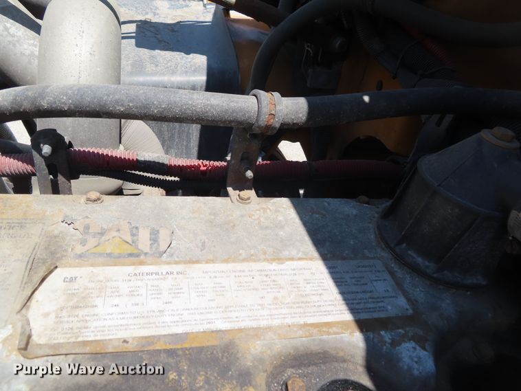 image for item DD6225 2001 Freightliner FL70 flatbed truck