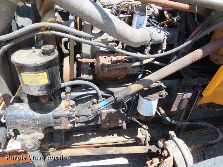 image for item DD6225 2001 Freightliner FL70 flatbed truck