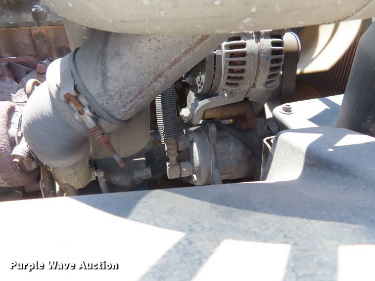 image for item DD6225 2001 Freightliner FL70 flatbed truck