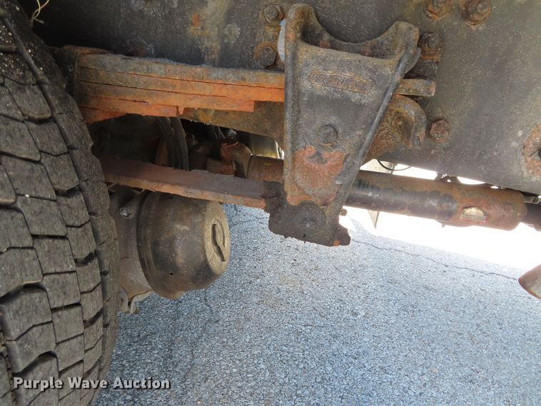 image for item DD6225 2001 Freightliner FL70 flatbed truck