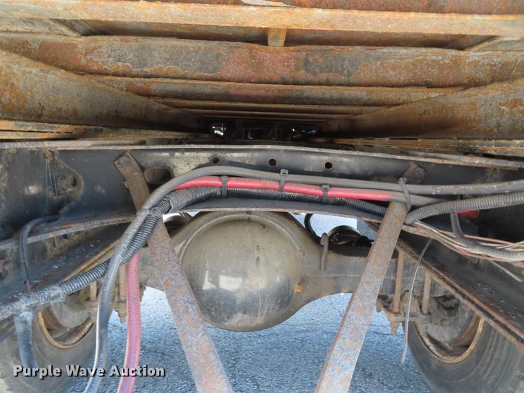 image for item DD6225 2001 Freightliner FL70 flatbed truck