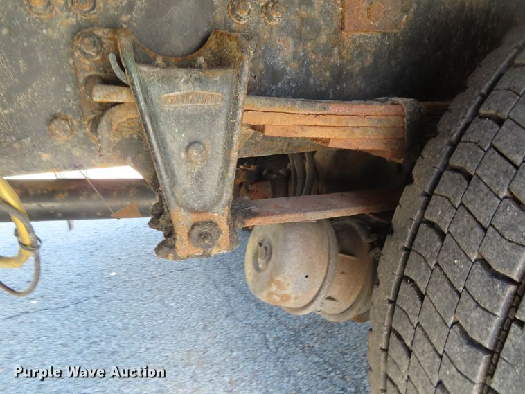 image for item DD6225 2001 Freightliner FL70 flatbed truck