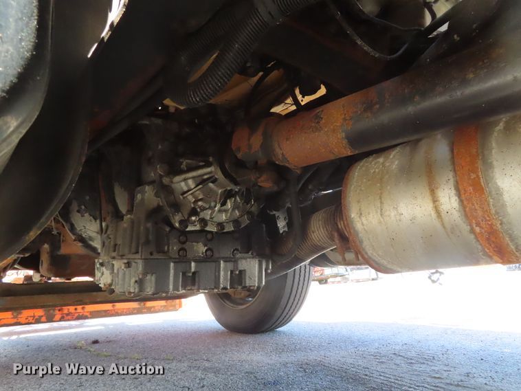 image for item DD6225 2001 Freightliner FL70 flatbed truck