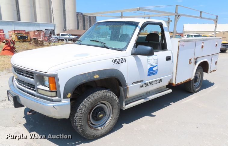 image for item DD6325 2000 Chevrolet K2500 utility bed pickup truck