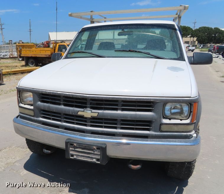 image for item DD6325 2000 Chevrolet K2500 utility bed pickup truck