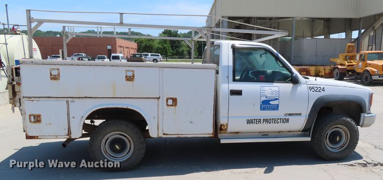 image for item DD6325 2000 Chevrolet K2500 utility bed pickup truck