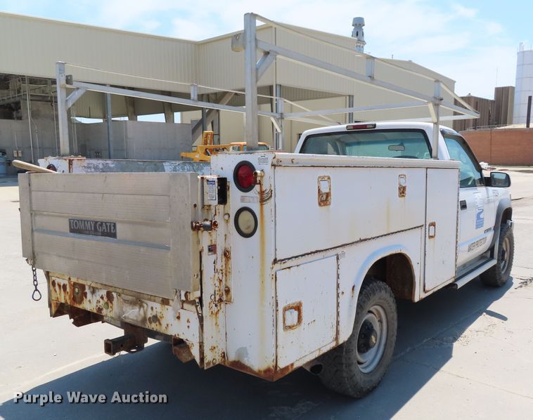 image for item DD6325 2000 Chevrolet K2500 utility bed pickup truck