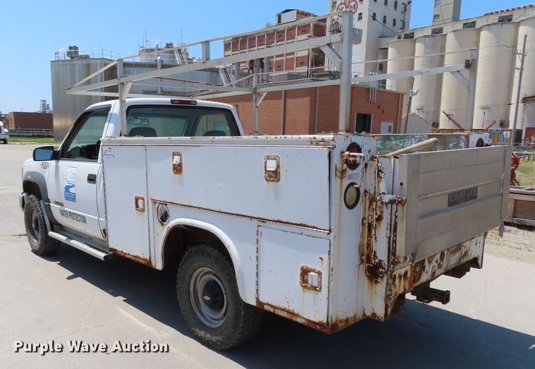 image for item DD6325 2000 Chevrolet K2500 utility bed pickup truck