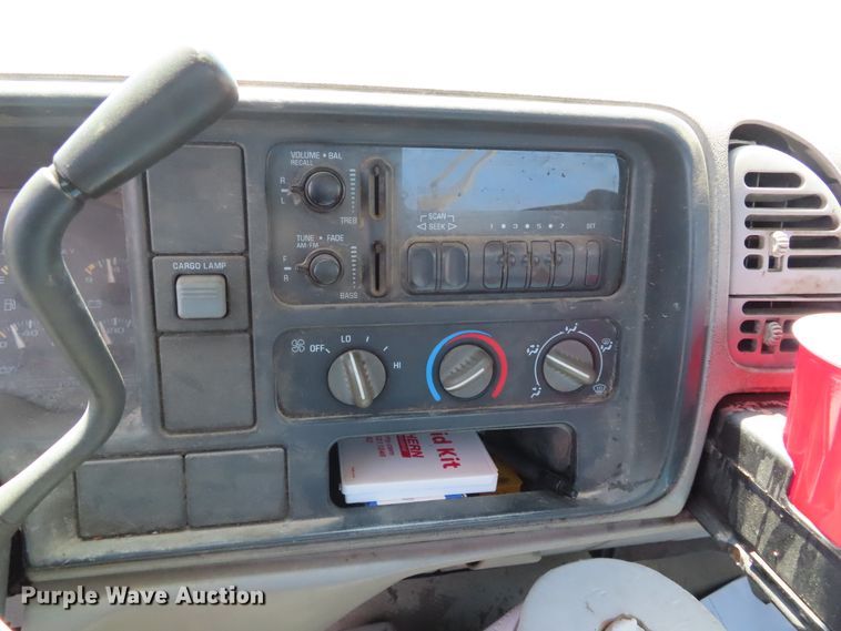 image for item DD6325 2000 Chevrolet K2500 utility bed pickup truck