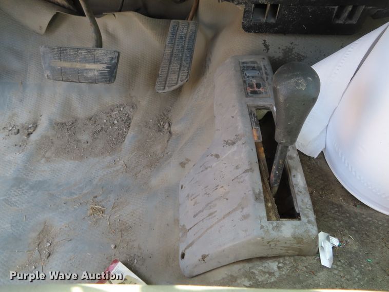 image for item DD6325 2000 Chevrolet K2500 utility bed pickup truck