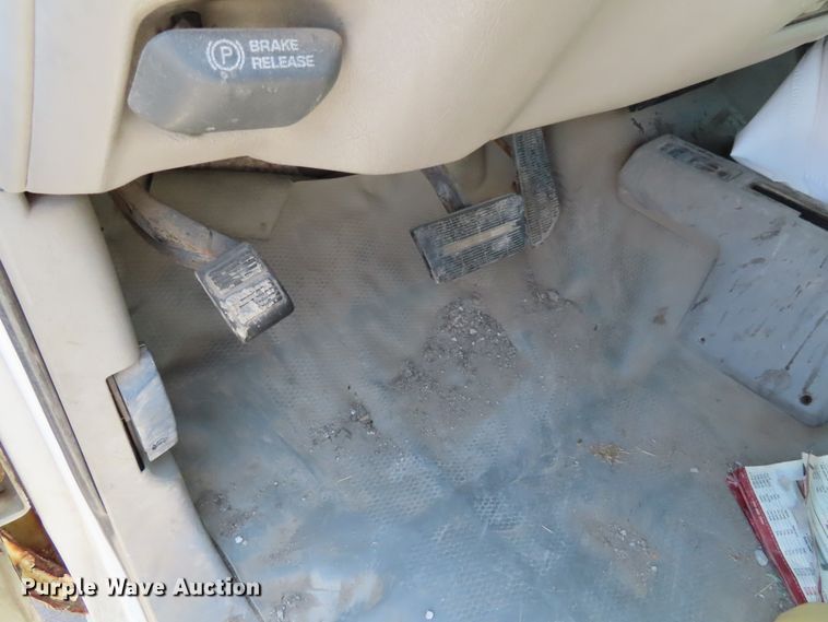 image for item DD6325 2000 Chevrolet K2500 utility bed pickup truck