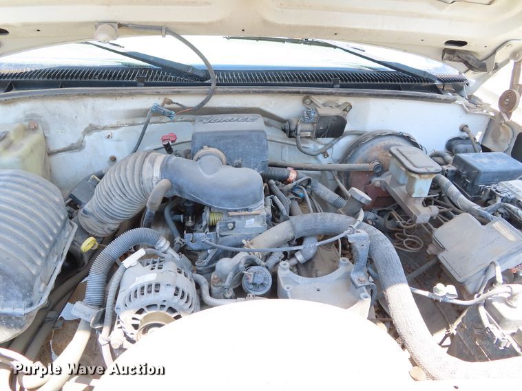 image for item DD6325 2000 Chevrolet K2500 utility bed pickup truck