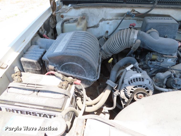 image for item DD6325 2000 Chevrolet K2500 utility bed pickup truck