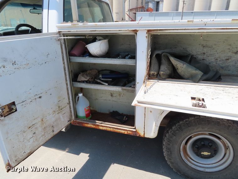 image for item DD6325 2000 Chevrolet K2500 utility bed pickup truck