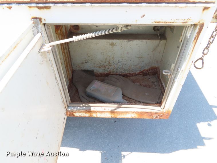 image for item DD6325 2000 Chevrolet K2500 utility bed pickup truck