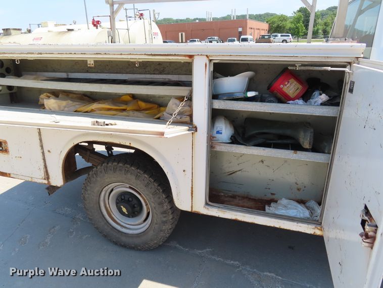 image for item DD6325 2000 Chevrolet K2500 utility bed pickup truck