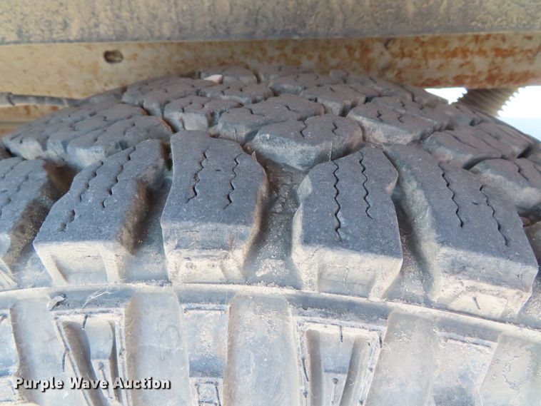 image for item DD6325 2000 Chevrolet K2500 utility bed pickup truck