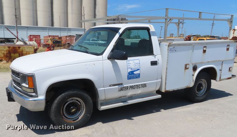 image for item DD6327 2000 Chevrolet C2500 utility bed pickup truck