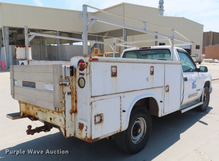 image for item DD6327 2000 Chevrolet C2500 utility bed pickup truck