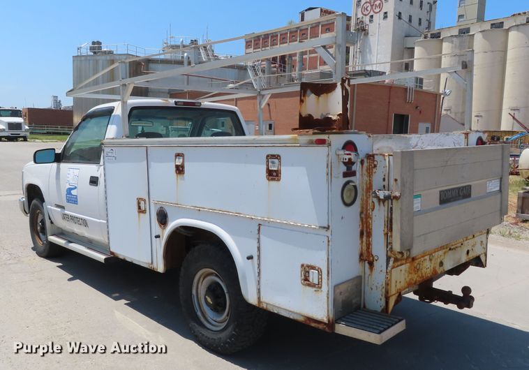 image for item DD6327 2000 Chevrolet C2500 utility bed pickup truck